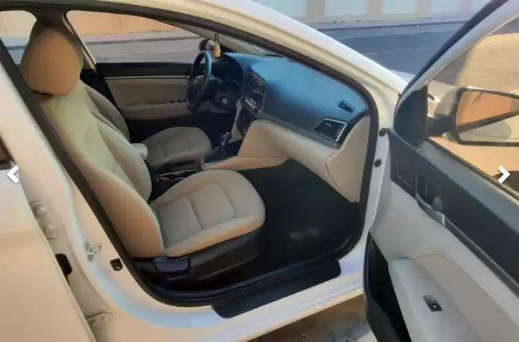 استفاده شده Hyundai Elantra برای فروش که در دوحه #5233 - 1  image 